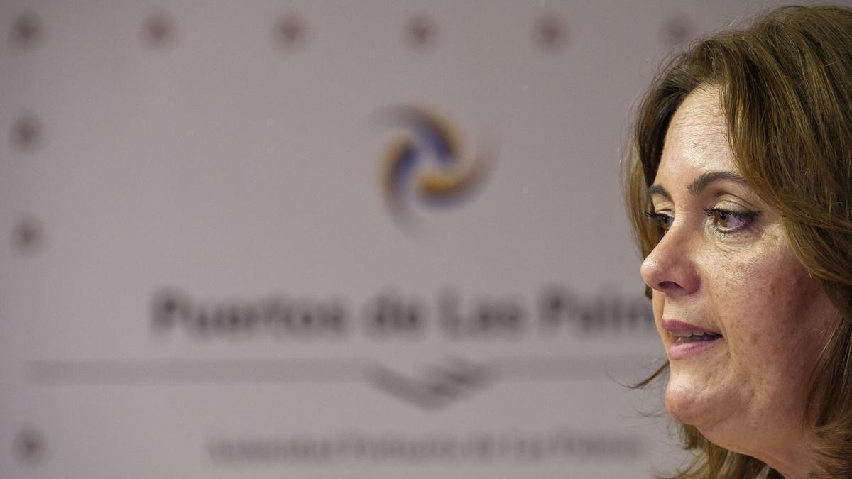 La presidenta de la Autoridad Portuaria de Las Palmas, Beatriz Calzada, tras el Consejo de Administración.