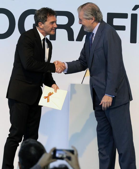 ANTONIO BANDERAS RECIBE EL PREMIO NACIONAL DE ...