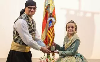Julia Vizcayno vuelve por primera vez a su casa de las Fallas del Marítim