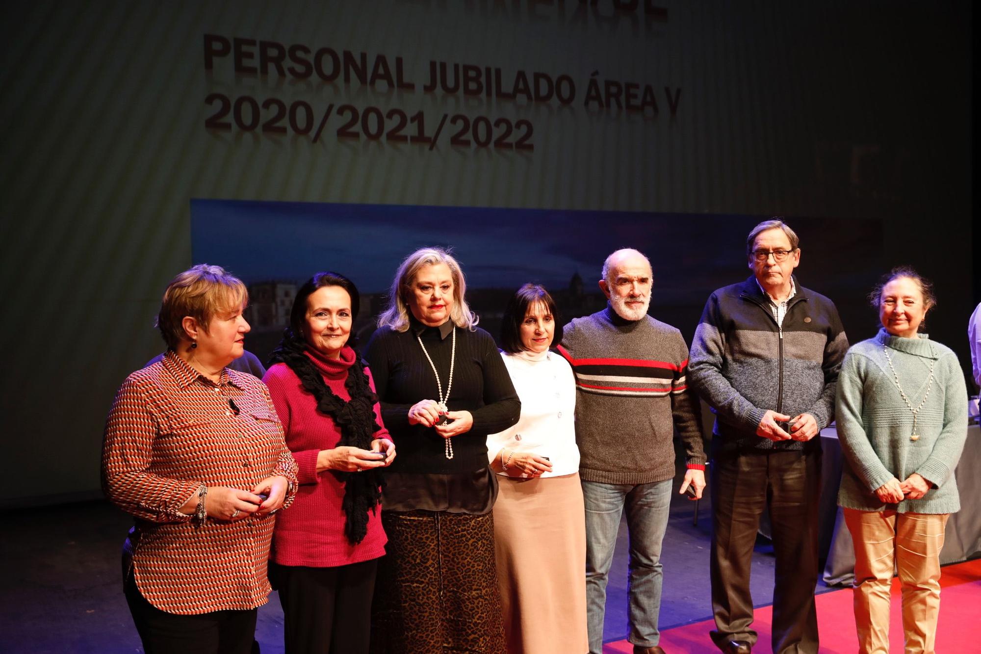 Multitudinaria gala de sanitarios jubilados de Gijón