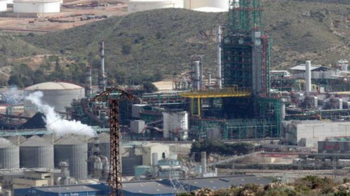 Instalaciones de Repsol en el Valle de Escombreras.