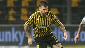 Carles Pérez, en un partido del Aris de Salónica.
