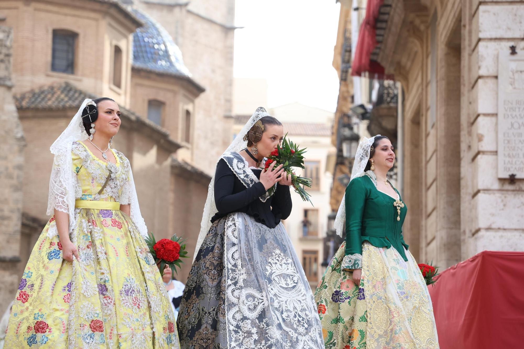 Ofrenda 18 de marzo. Calle San Vicente (16-17 horas)