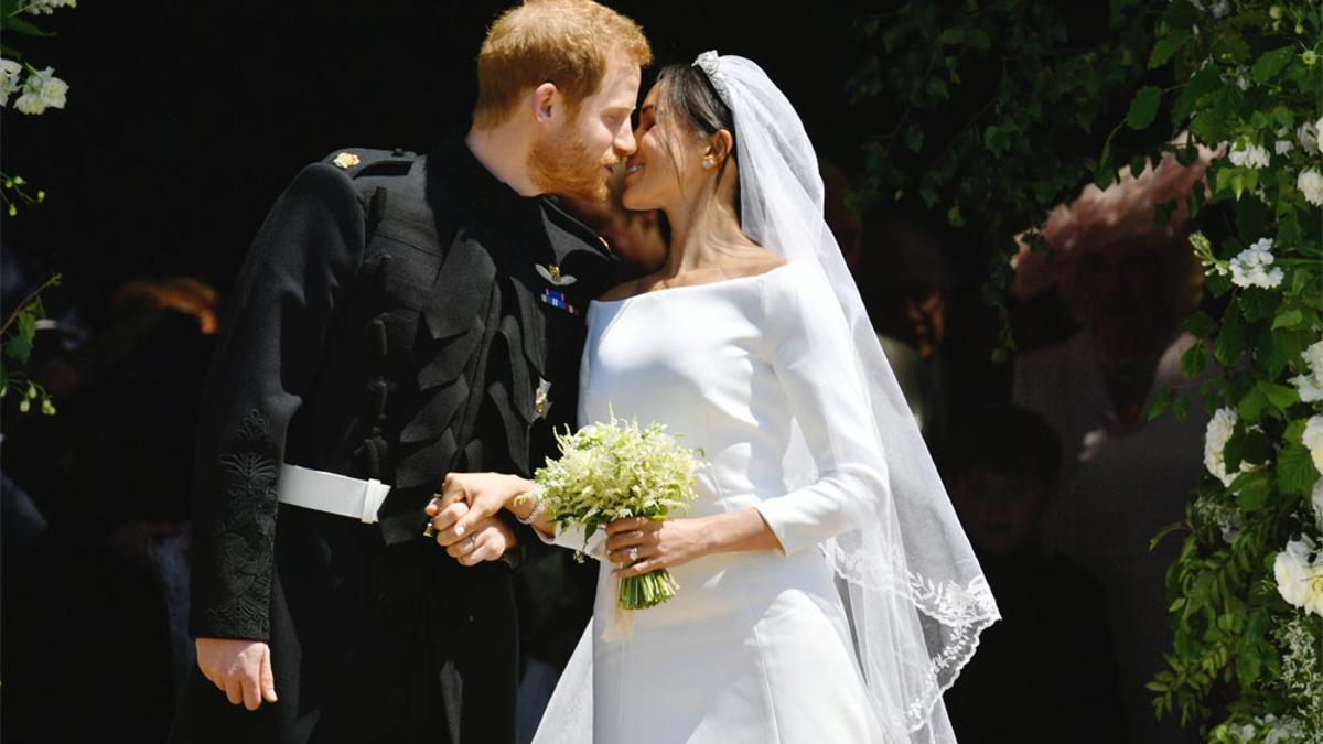Beso en la boda Príncipe Harry y Meghan Markle home desktop