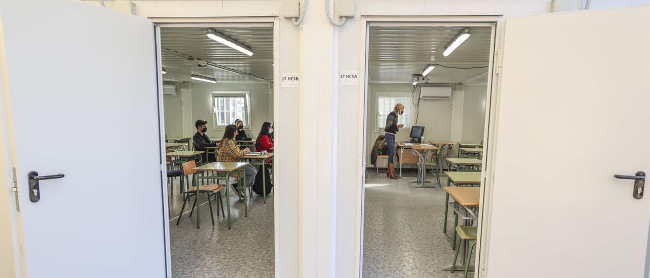 Una de las aulas modulares del IES de La Corredoria. | Irma Collín