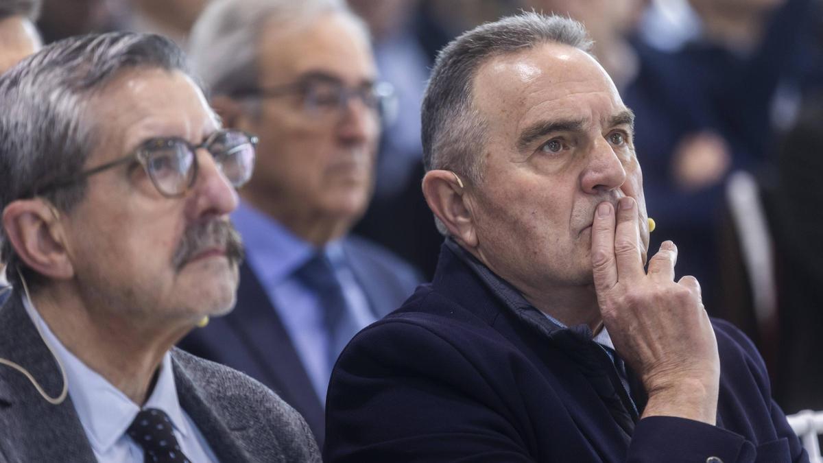 José María Ángel y Gan Pampols, en un acto de empresa en marzo.