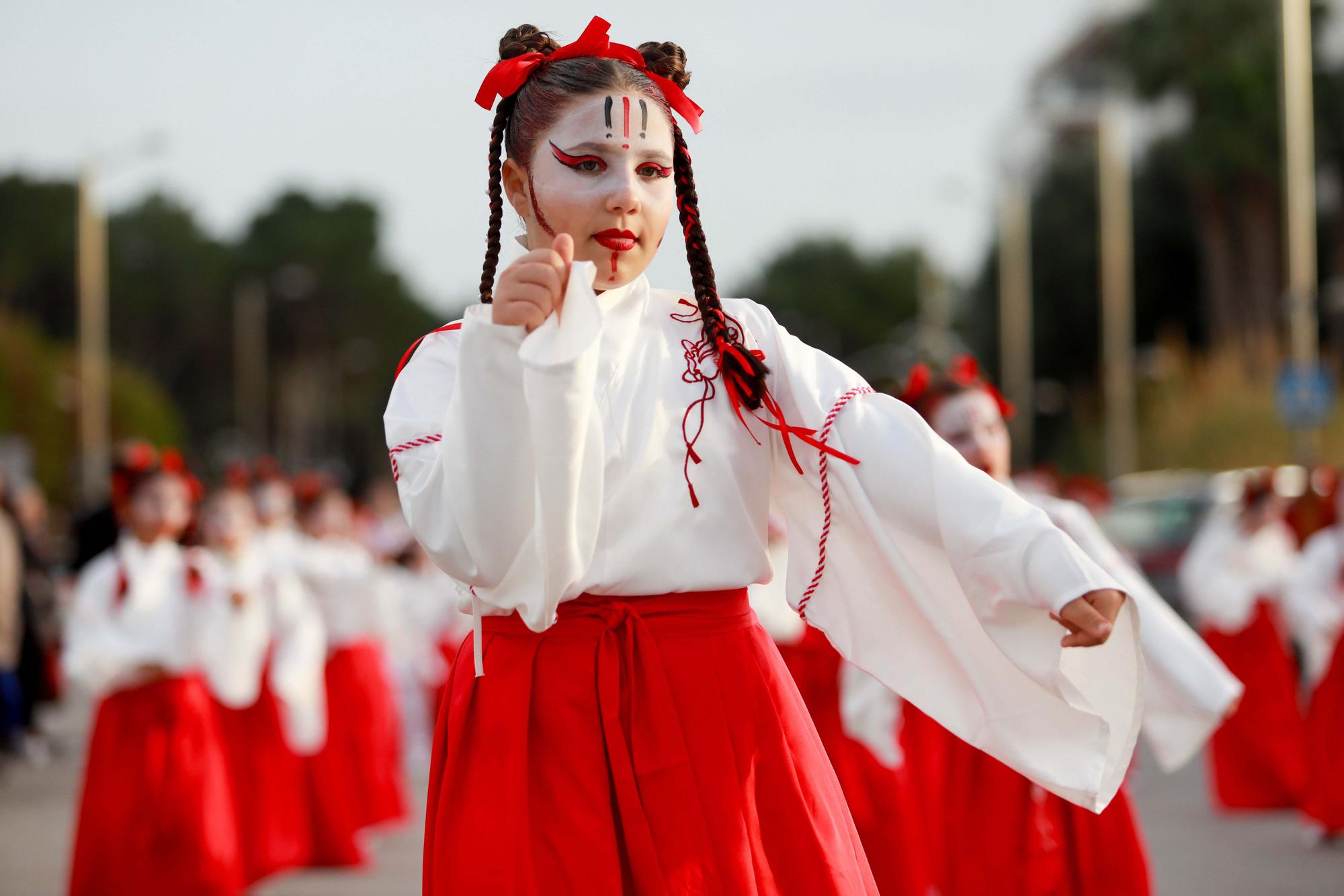 Todas las imágenes de la rúa de carnaval 2023 en Santa Eulària