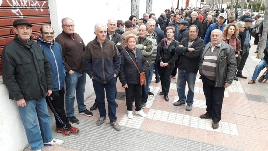 COLAS POR UNA ENTRADA PARA LA FERIA TAURINA DE LA MAGDALENA 2019