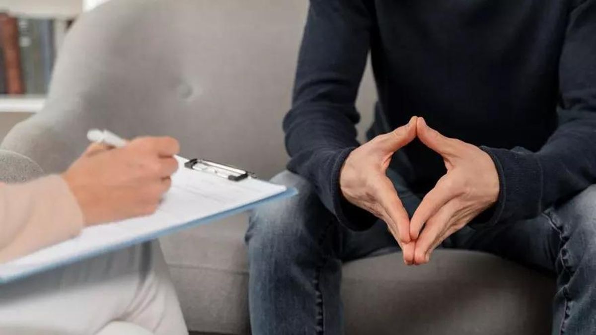 Els experts indiquen que el millor tractament per a aquests casos d'ansietat és la teràpia cognitiva-conductual.