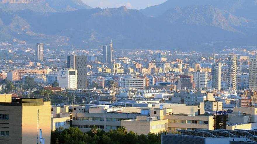 Vista panorámica de la ciudad de Murcia, cuyos inmuebles se analizarán en la primera fase del plan.