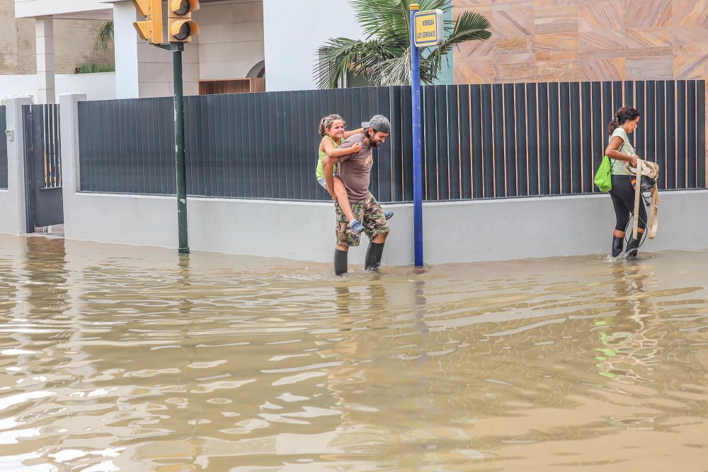 Los vecinos de Molins, devastados por las consecuencias del temporal