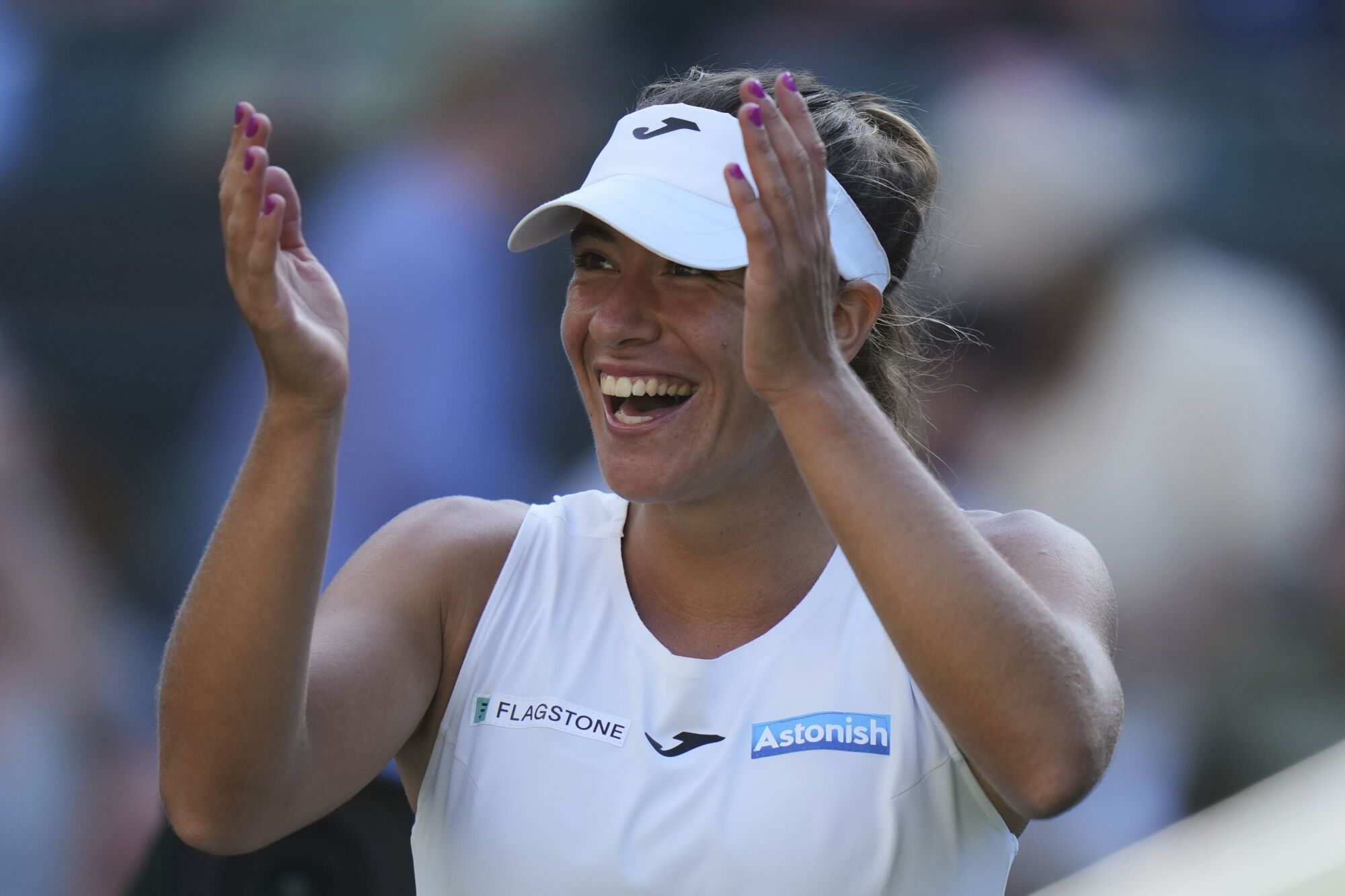 Solana Sierra, la argentina que reta a Bucsa, desvela un insólito problema  en Wimbledon