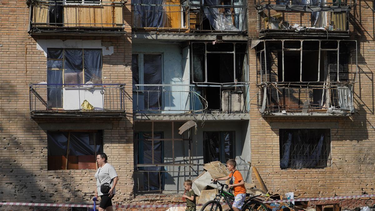 Un edificio dañado en Kursk por la incursión de las tropas ucranianas, este lunes.