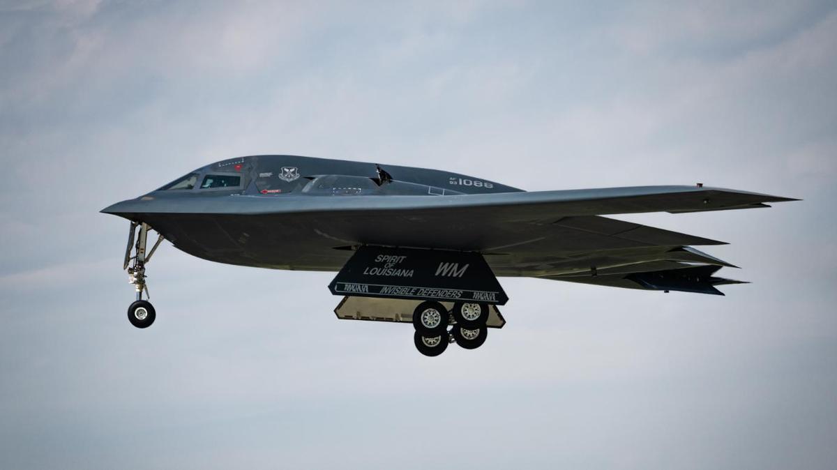 Un Bombarcero B-2 Spirit despega en la base norteamericana de Whiteman