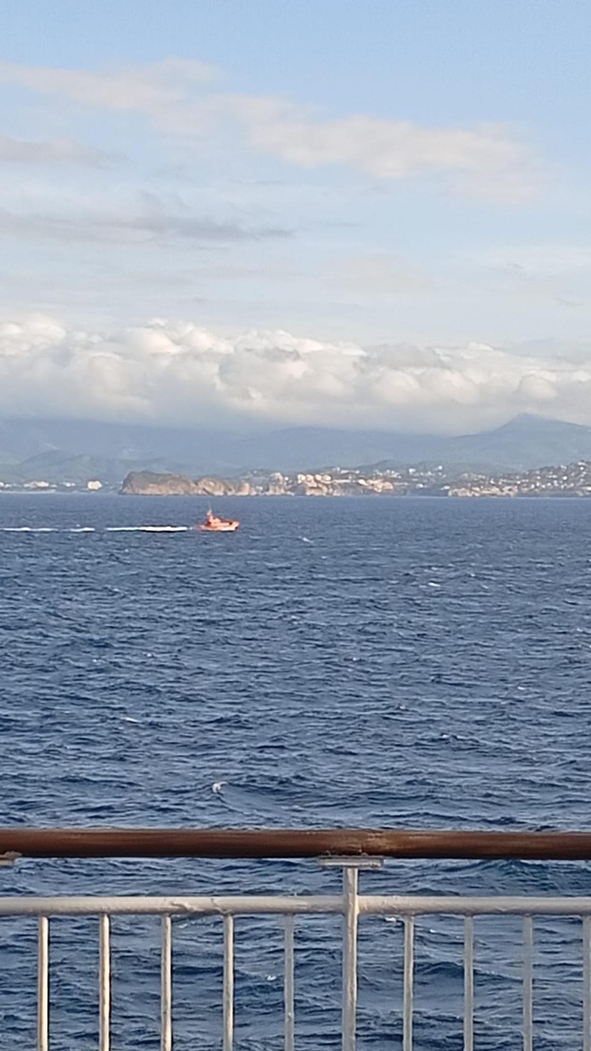 FOTOS | Nuevo incendio en la bodega de un ferry que cubría la ruta Barcelona-Palma FOTOS | Nuevo incendio en la bodega de un ferry que cubría la ruta Barcelona-Palma