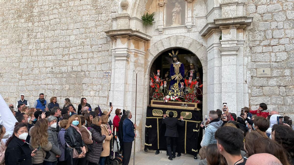 Semana Santa de Ibiza: salida del Santo Entierro