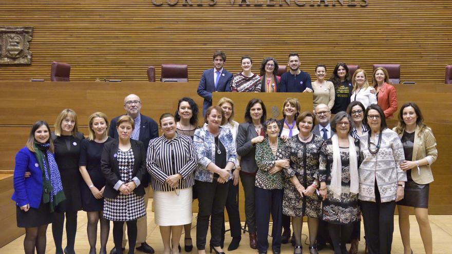 Sesgo político en el homenaje de las Corts del Día de la Dona