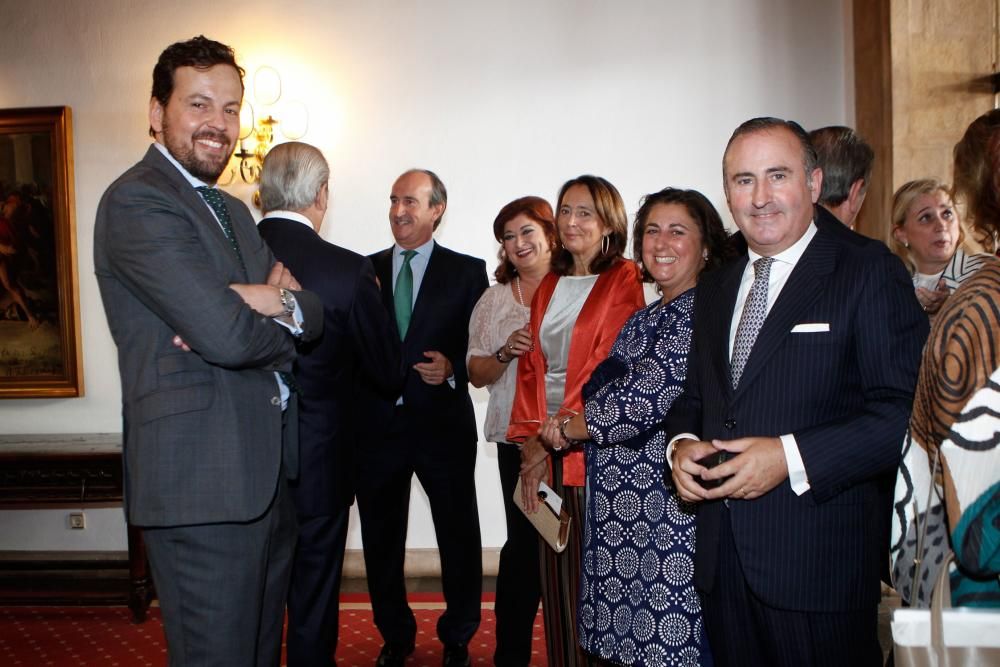 Ambiente en el hotel de la Reconquista la mañana del día de entrega del los premios Princesa de Asturias