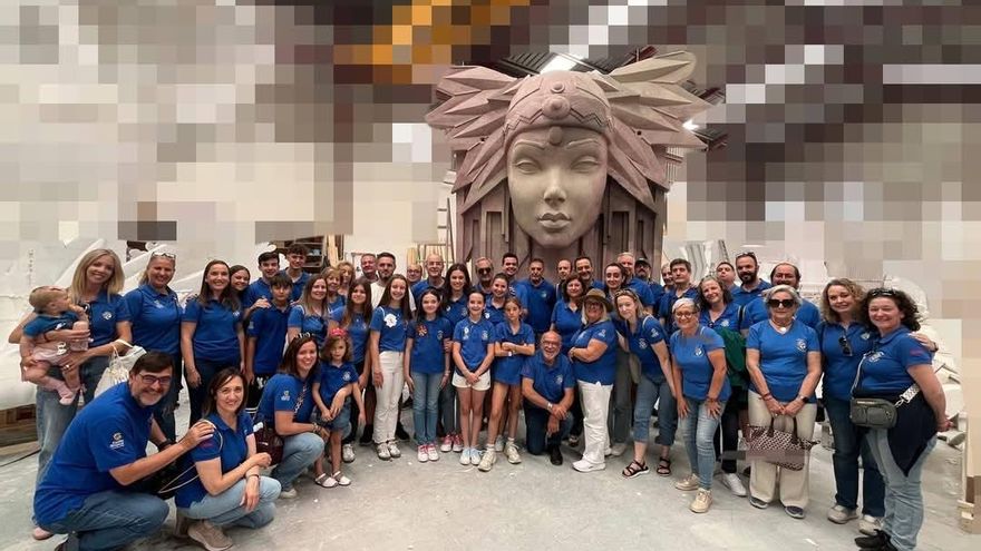Hoguera Diputació-Renfe: una alegoría a los aromas de la Fiesta