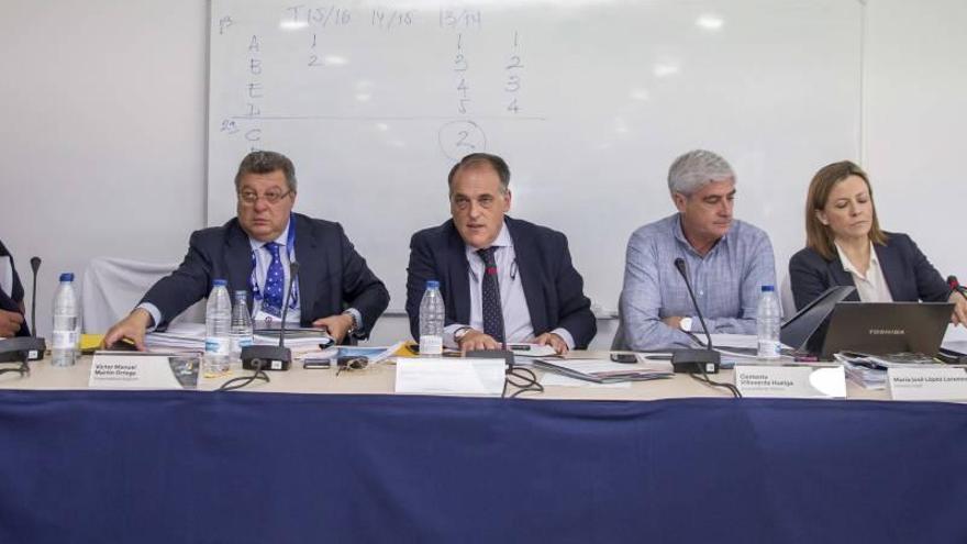 Tebas: &quot;LaLiga tiene que estar a la altura de la Premier League&quot;