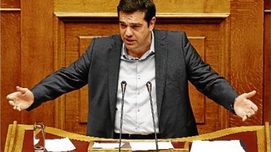 Tsipras va argumentar davant el parlament grec que ha arribat el moment de negociar.