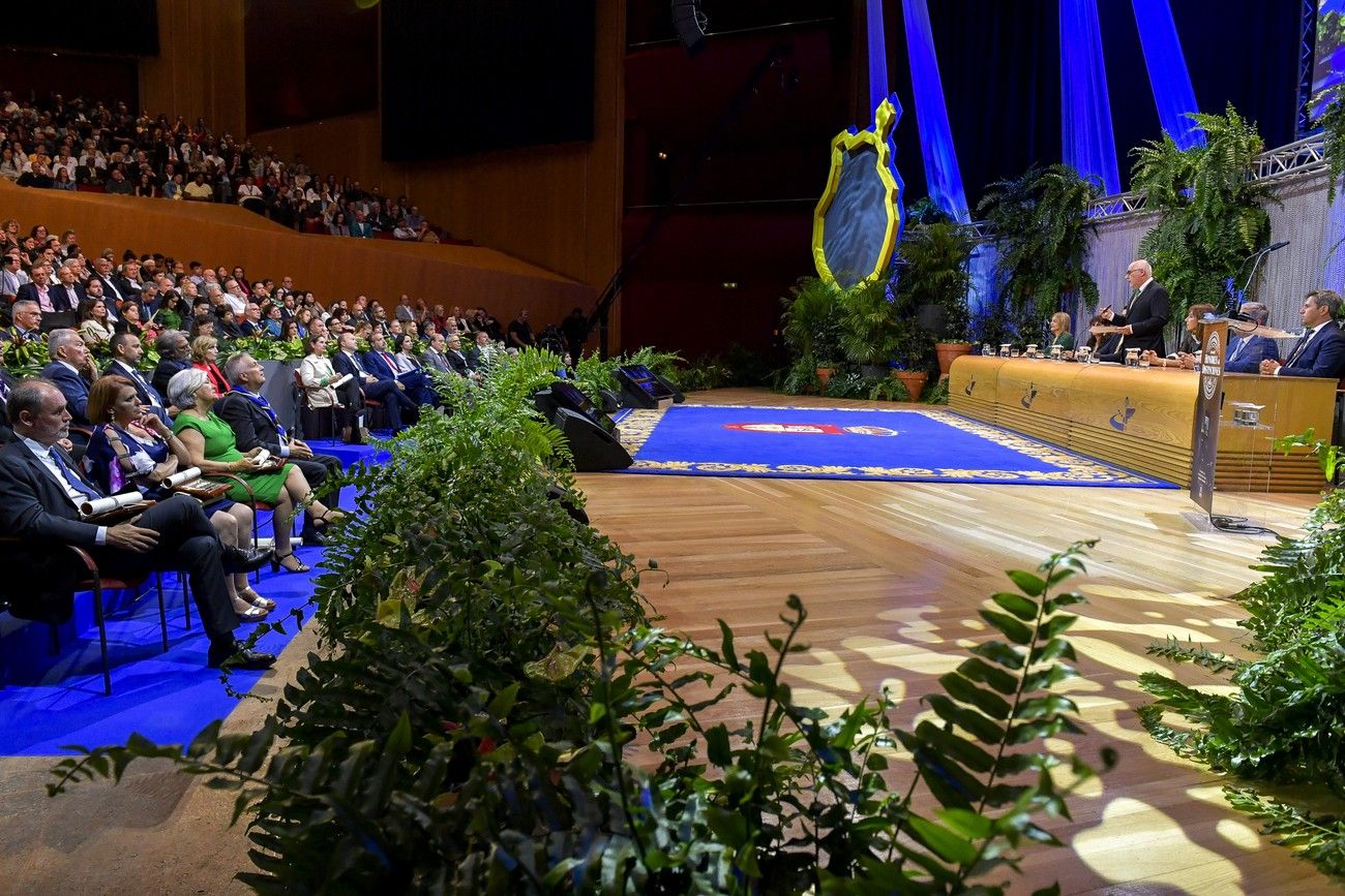 Entrega de Honores y Distinciones del Cabildo de Gran Canaria en su 110 aniversario