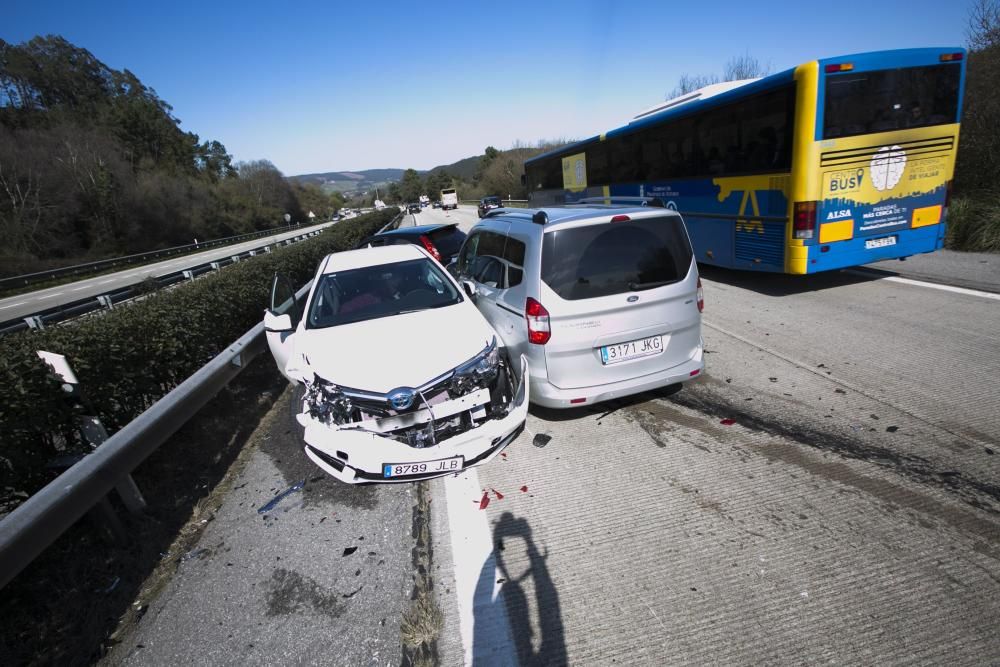 Accidente de tráfico en la "Y" con siete vehículos implicados