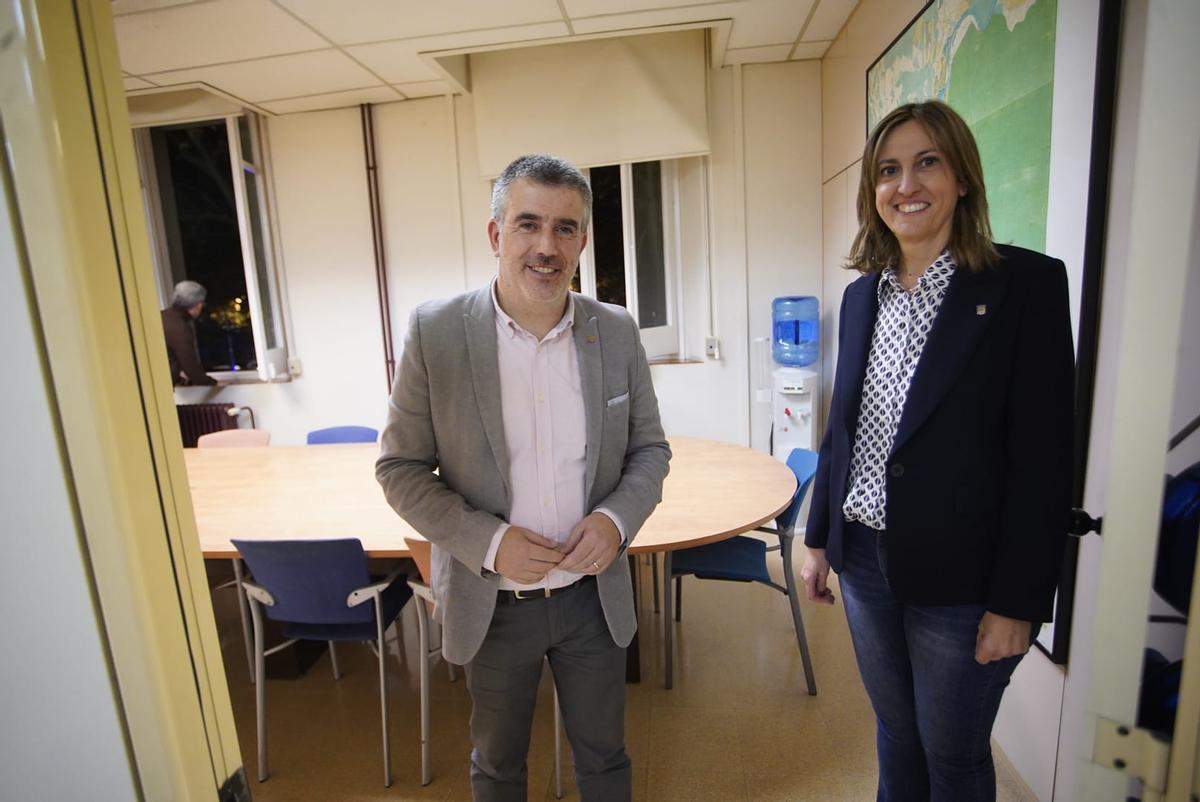 Jordi Viñas amb la futura alcaldessa de Salt, Cristina Alarcón.