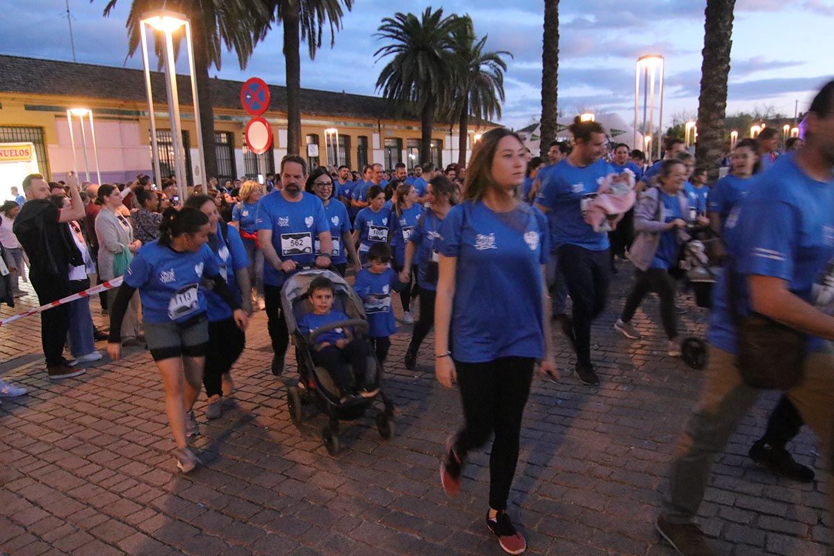 La carrera nocturna 'Somos azul' en favor de las personas con TEA