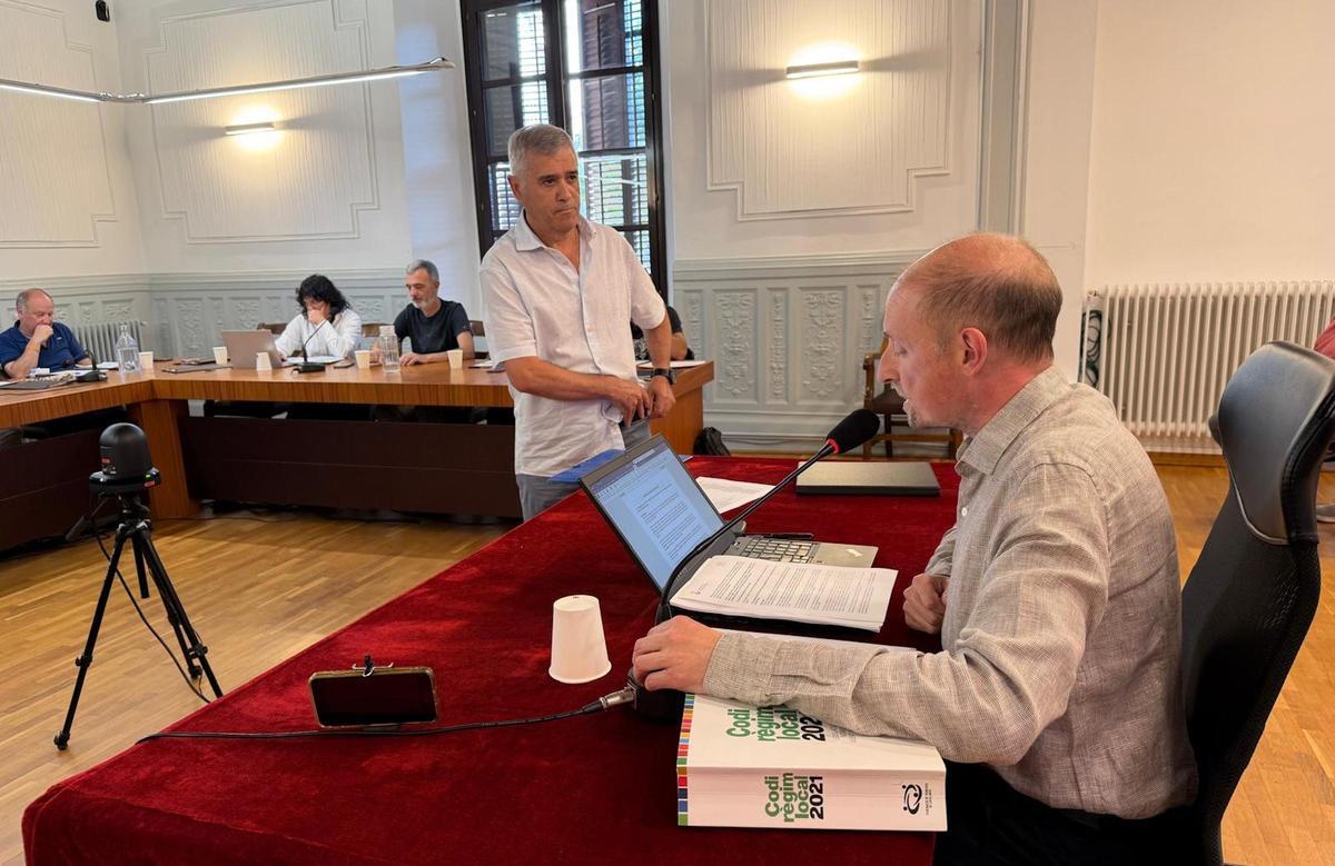 Paco Morillo pren posessió com a nou regidor del PSC a Ripoll.
