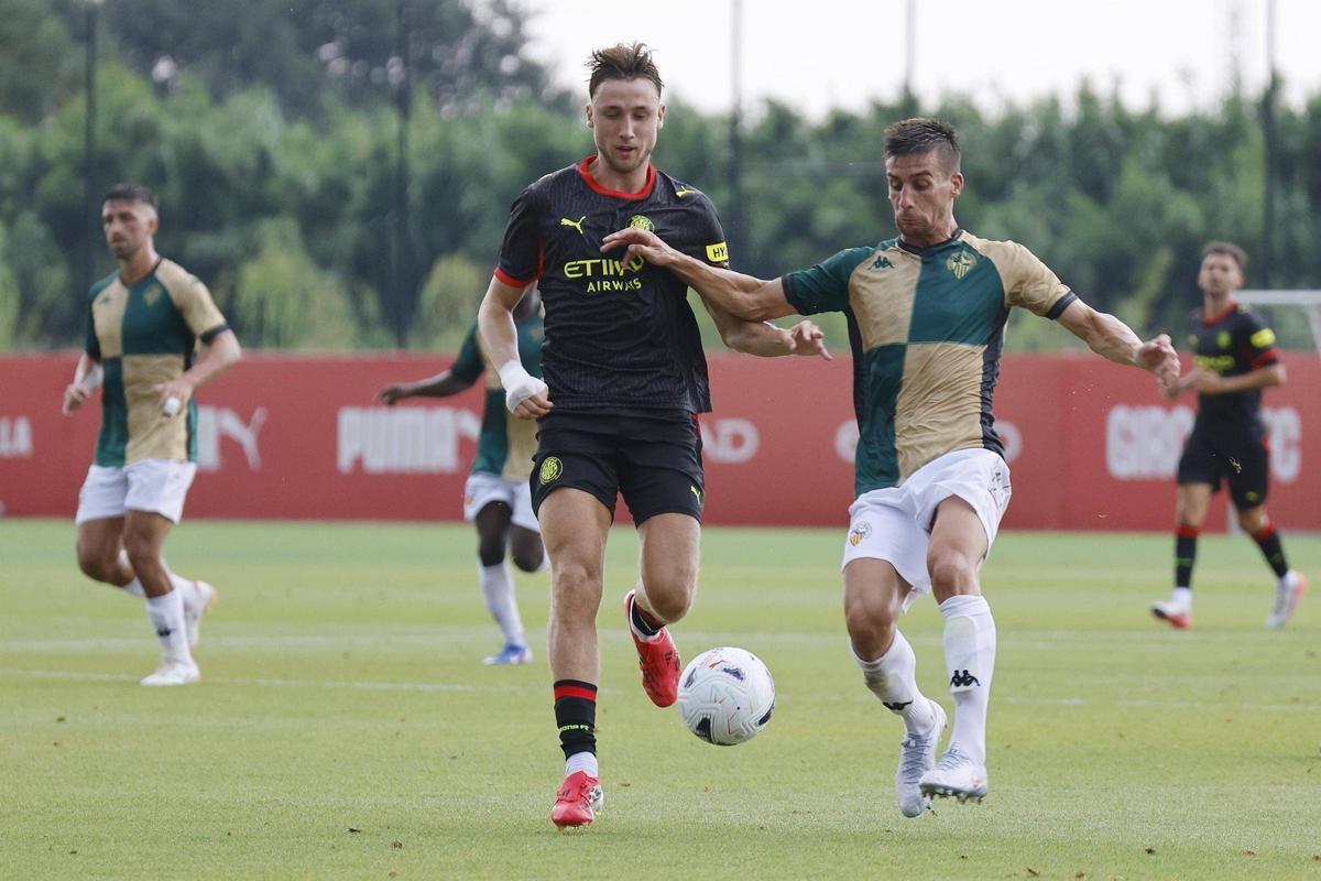 Les imatges del partit amistós entre el Girona i el Sabadell