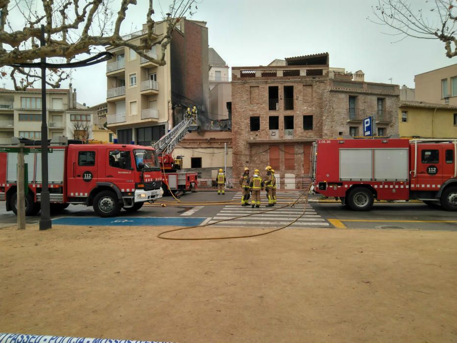 Incendi en un local de Sant Feliu de Guíxols