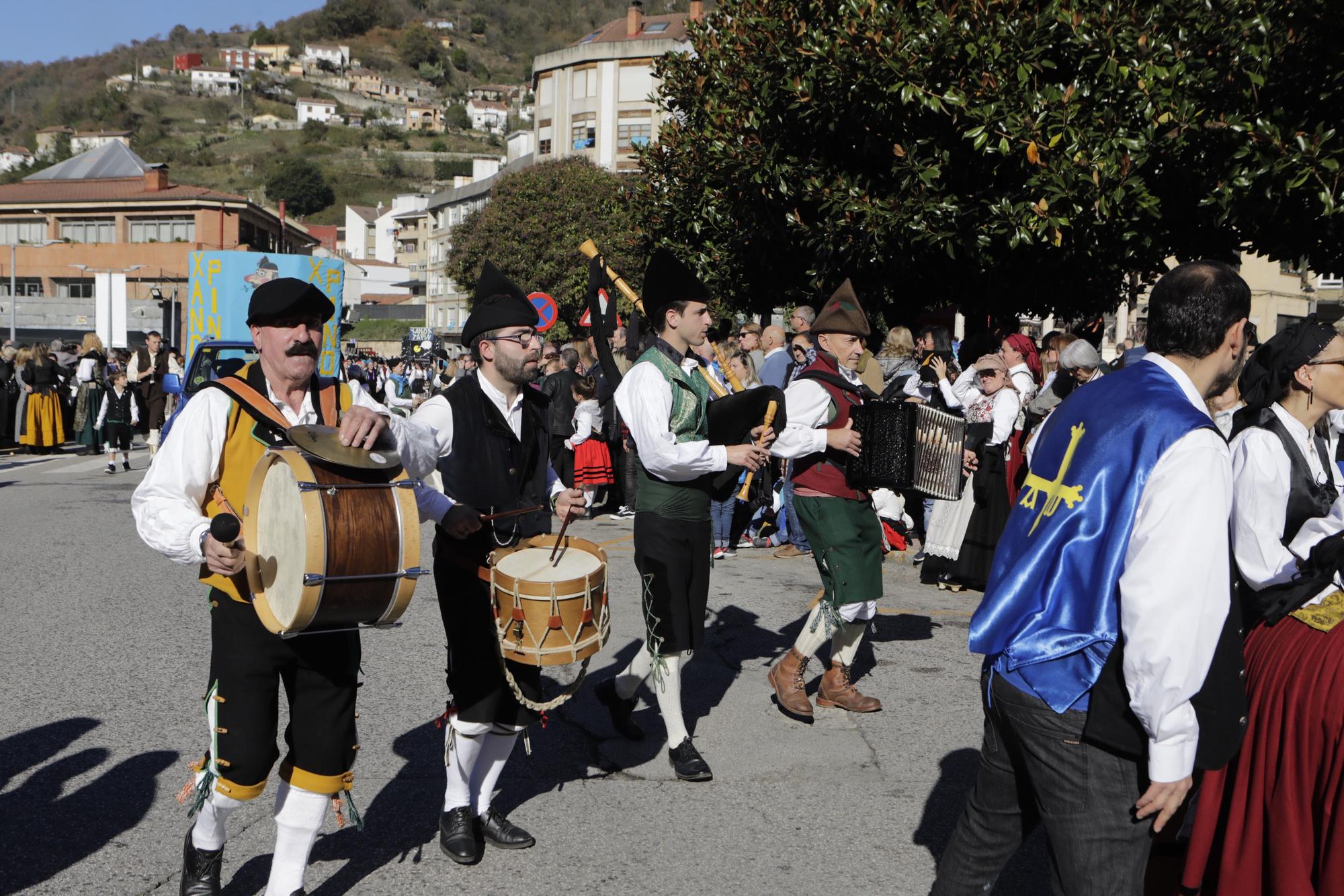 EN IMÁGENES: La localidad allerana de Moreda celebra San Martín, la fiesta de los Humanitarios