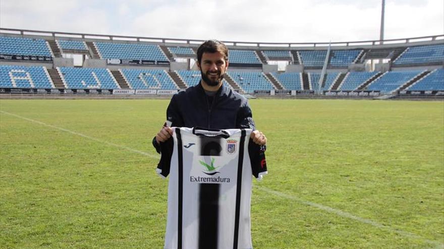 Candelas, preparado para debutar ya con el Badajoz