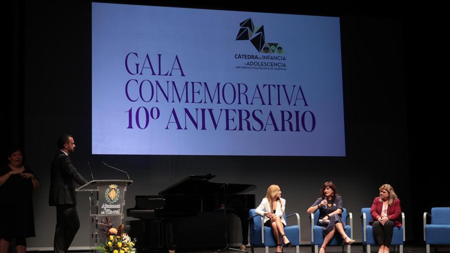 La imágenes de la gala en Vila-real del 10º aniversario de la Cátedra de Infancia y Adolescencia de la Universitat Politècnica de València