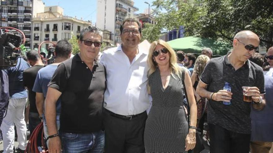 Eva Montesinos y Fernando Marcos con José Miguel Saval.