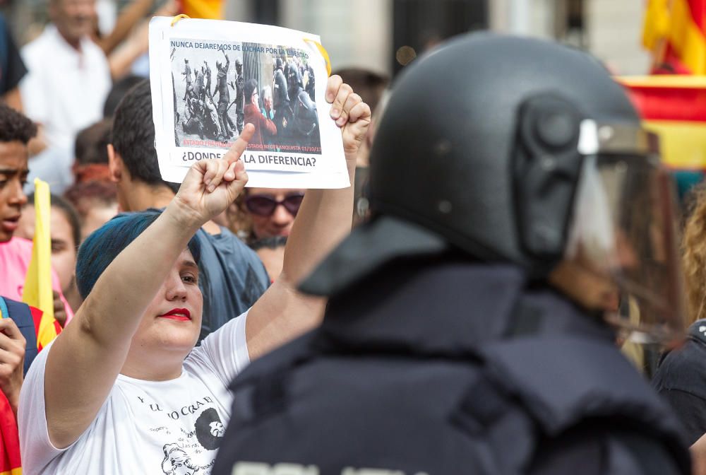 Tensión entre partidarios y detractores del referéndum en Alicante