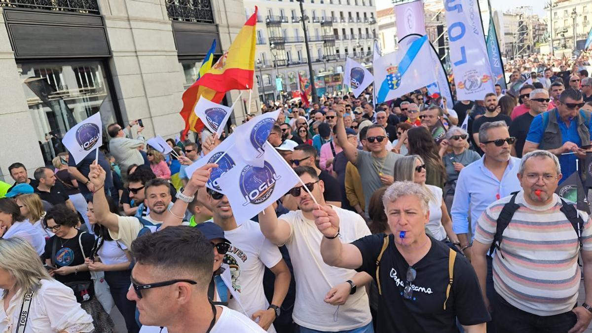 Miles de personas de toda España marchan en la manifestación de JUPOL para reivindicar sus derechos