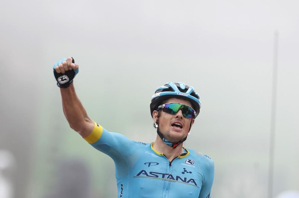 Fuglsang (Astana) ha ganado este lunes la decimosexta etapa de la Vuelta a España, disputada entre Pravia y el Alto de La Cubilla.