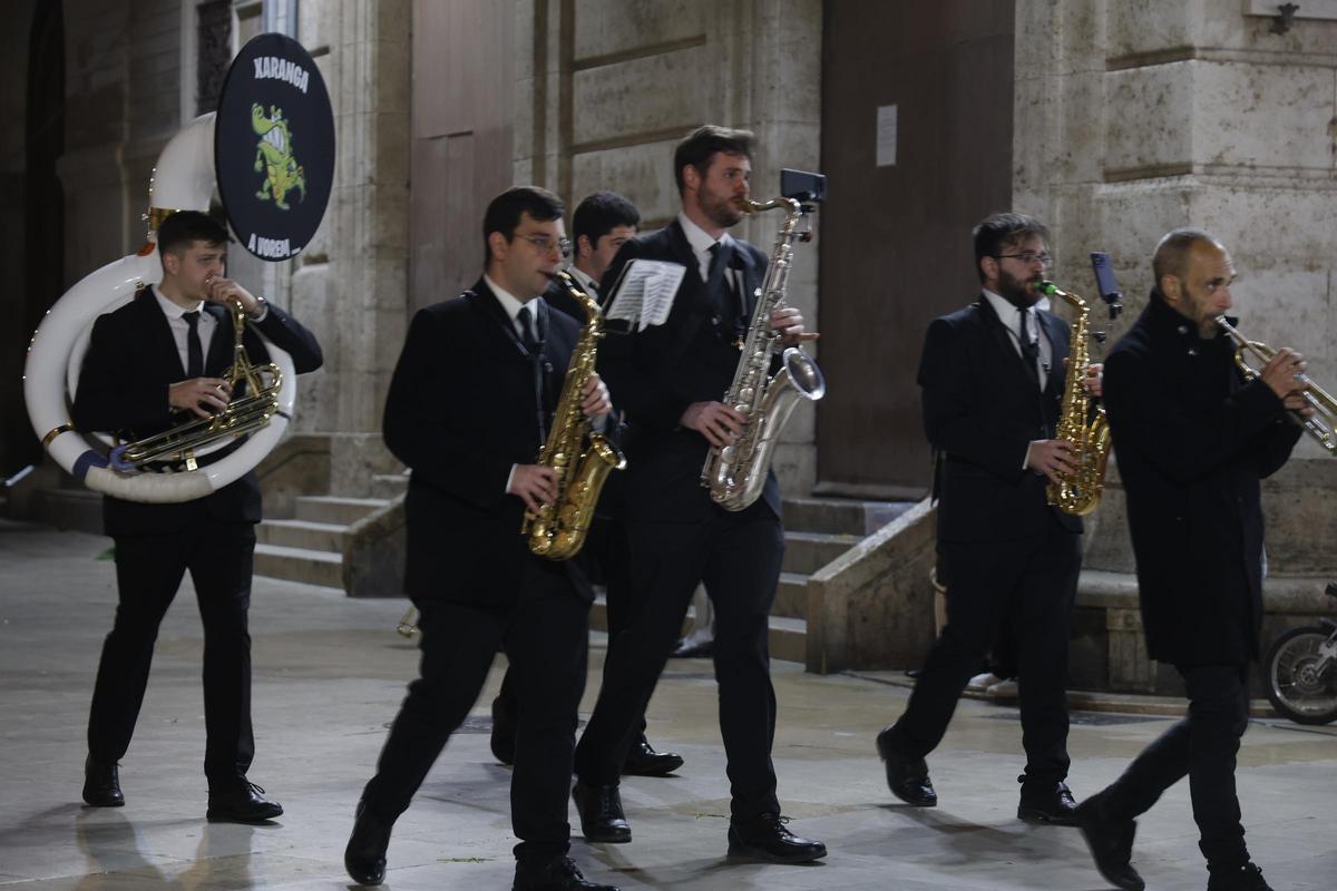Todas las fotos de la ofrenda del 18 de marzo por la calle San Vicente hasta la 00:30 horas Todas las fotos de la ofrenda del 18 de marzo por la calle San Vicente hasta la 00:30 horas