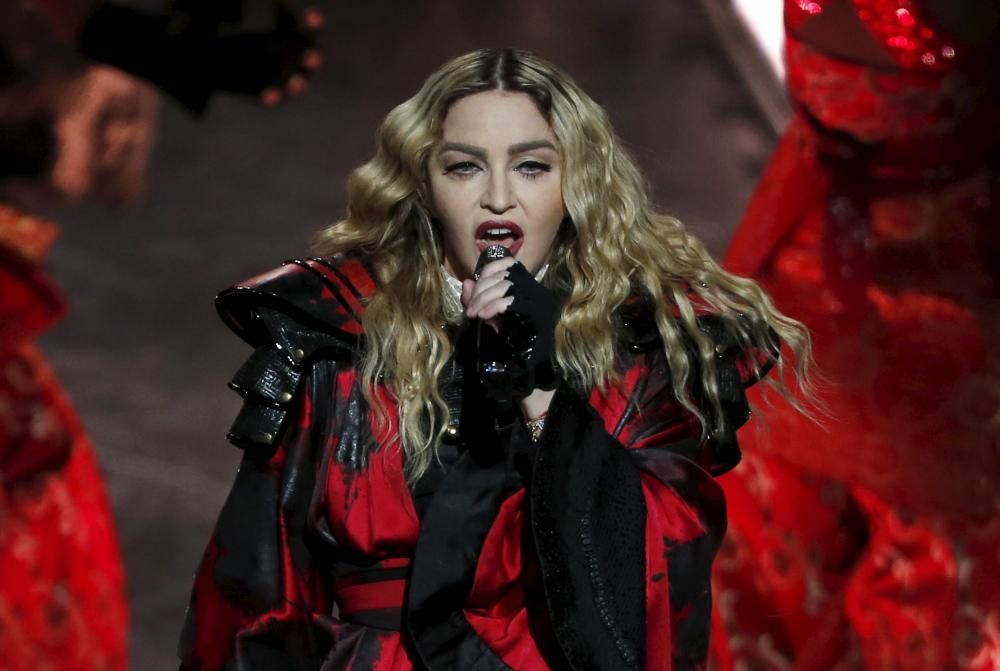 Madonna actua durante su concierto en la "Rebel Heart" Tour en Studio City, China, 2016.