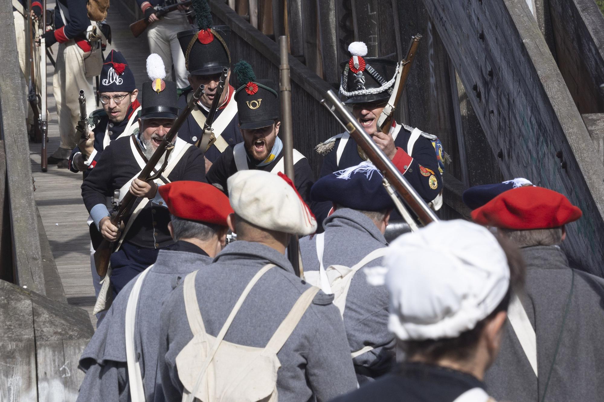 EN IMÁGENES: Así fue la recreación de la batalla del Desarme, en Oviedo