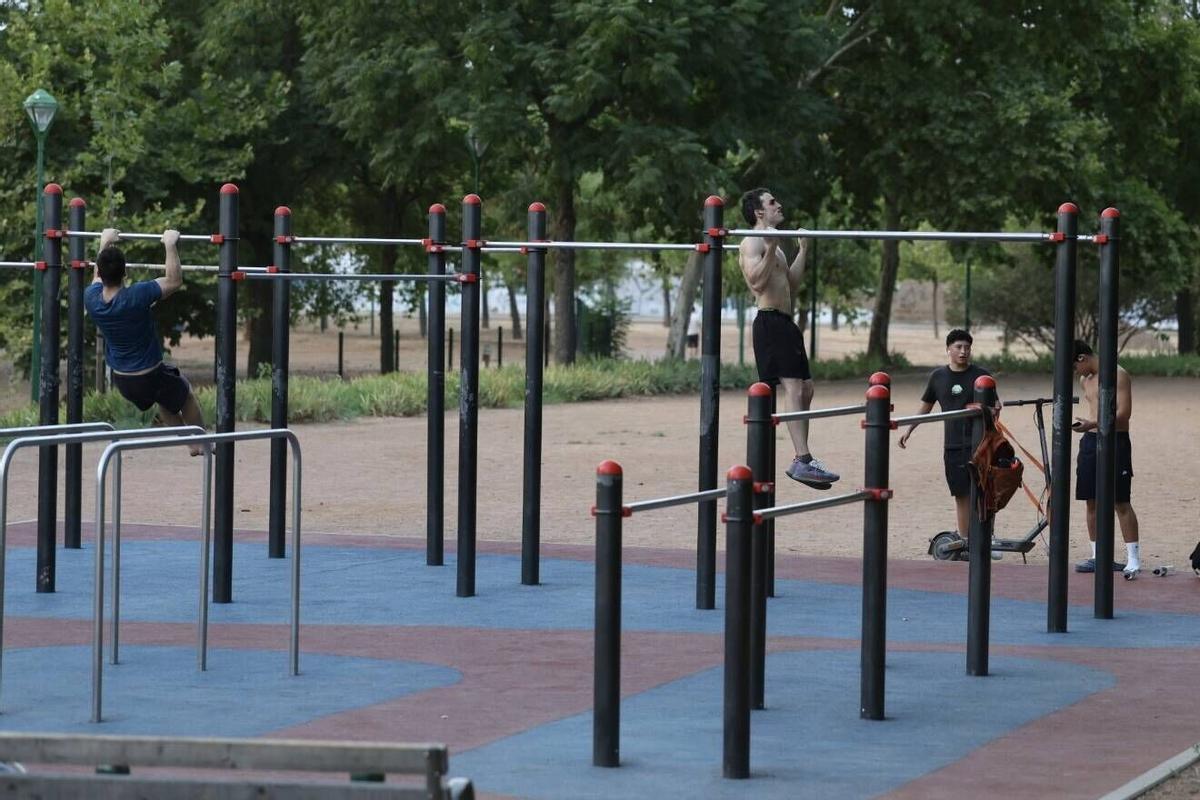 Calor y entrenamiento al aire libre, ejercicio al aire libre, deporte al aire libre
