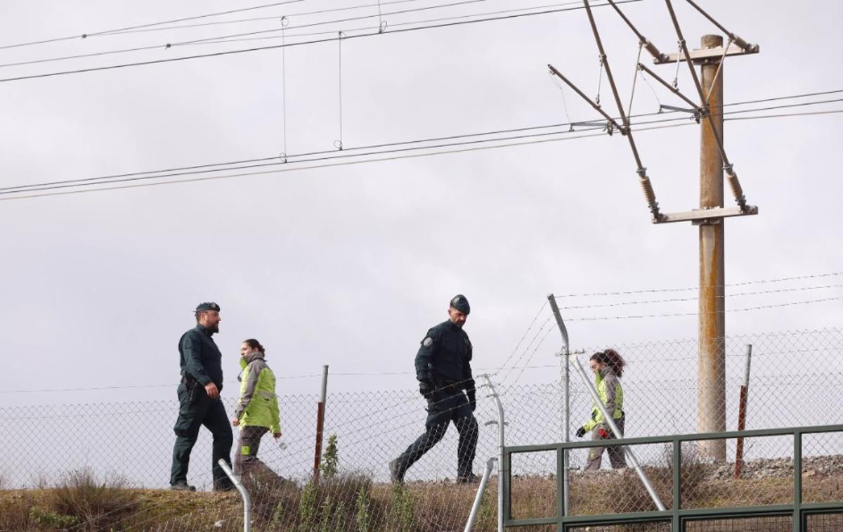 Inspección ocular sobre la zona del accidente en Adamuz.