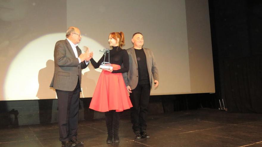 La actriz Cristina Castaño recibe el Pilar de Honor del festival &quot;CortoPilar&quot;