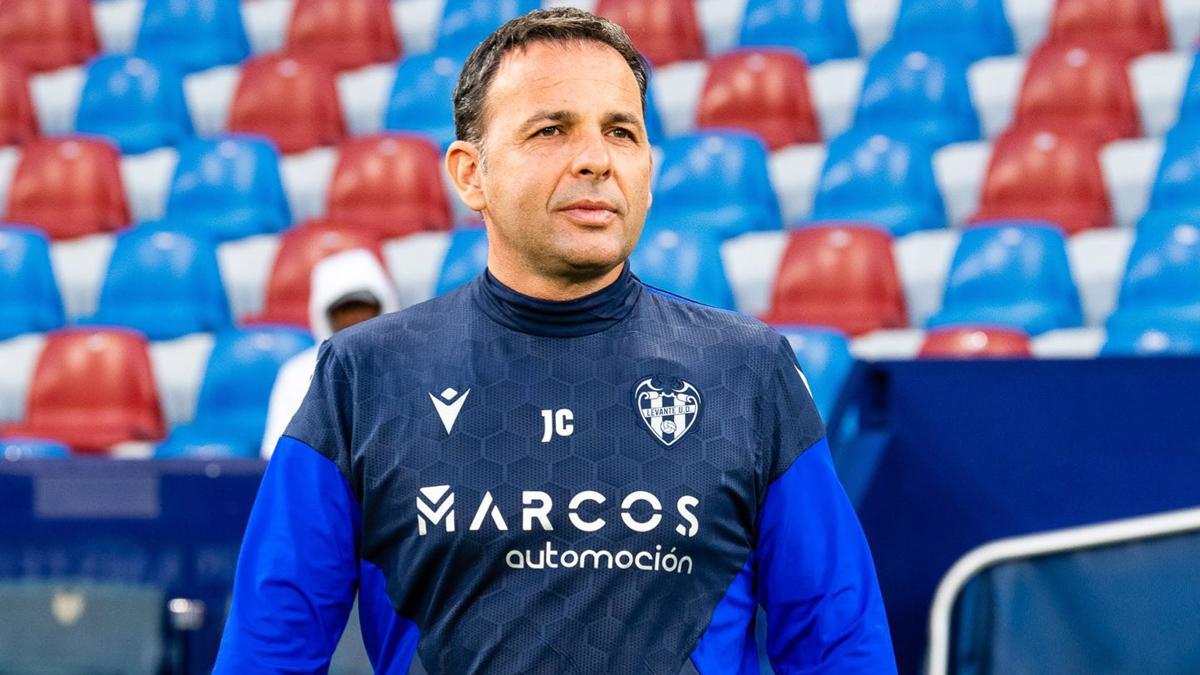 Javi Calleja, durante un entrenamiento en el Ciutat