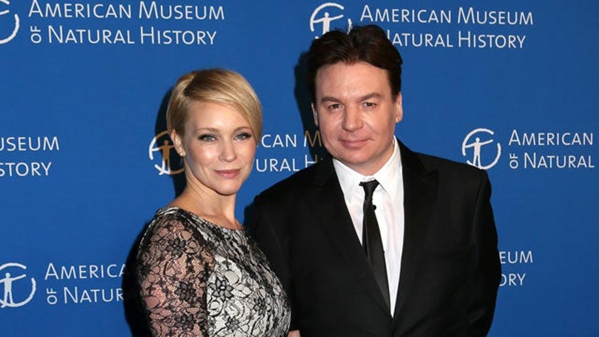 Kelly Tisdale y Mike Myers, en la gala del Museo de Historia Natural de Nueva York