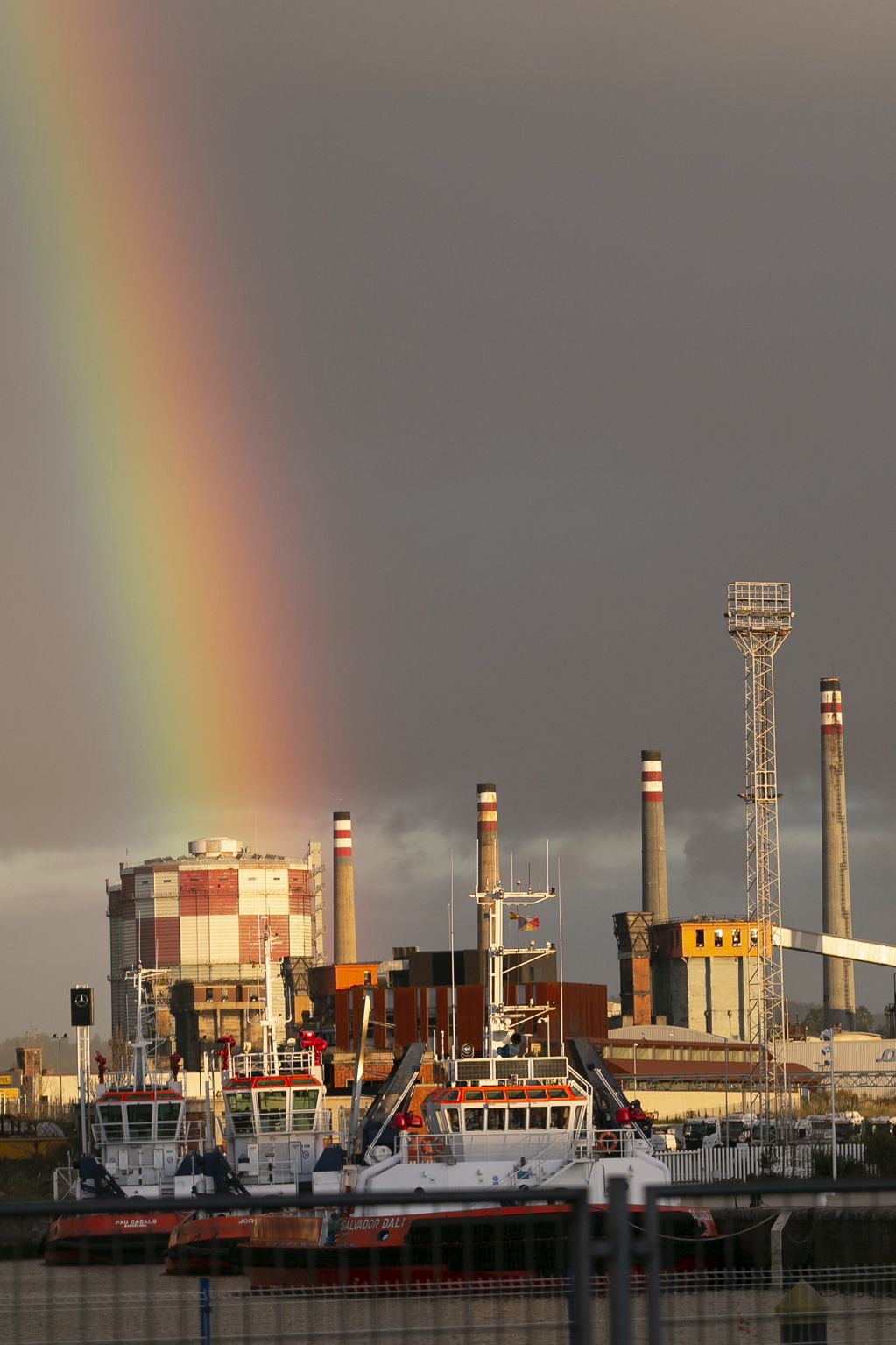 Arco iris en la r�a de Avil�s (5).jpg