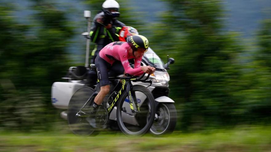 Simon Yates da un paso al frente para ganar el Giro