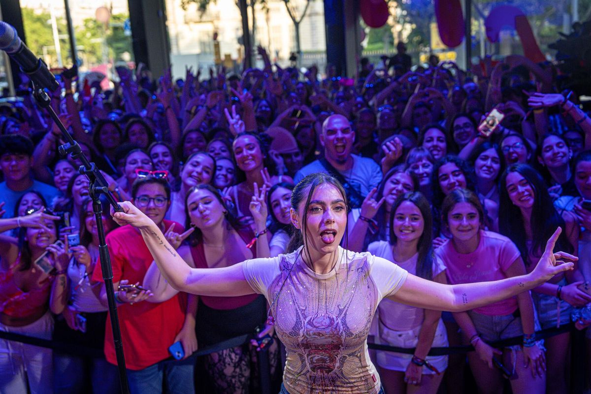 Chiara Oliver, durante su actuación en los Secret Show de Les Nits de Barcelona, en la Casa Seat, el pasado junio